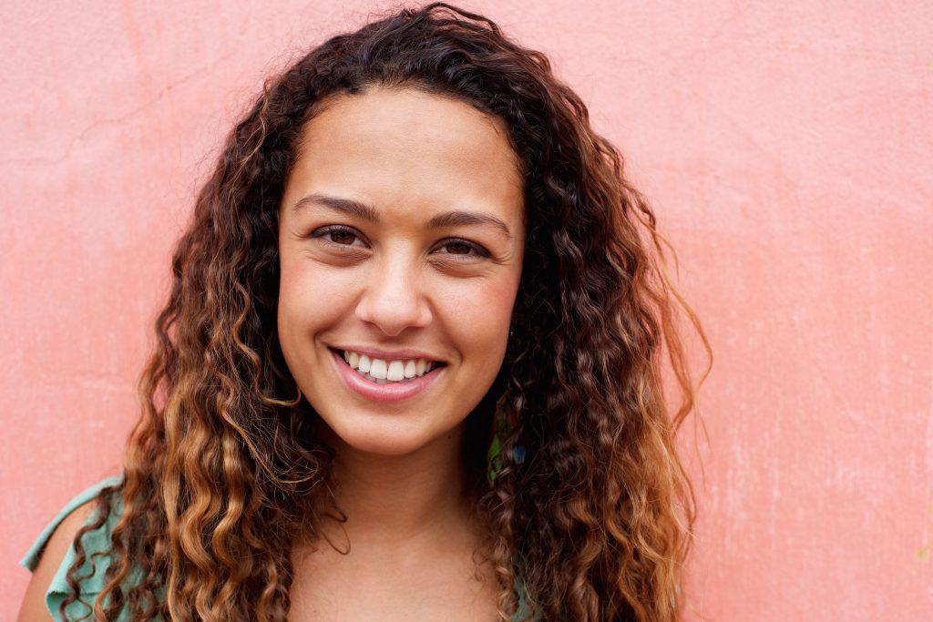 brochure 5 young woman with curly hair